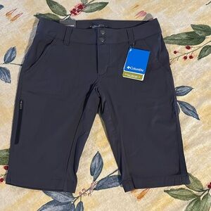 Columbia court shorts. Omni shield. Saturday Trail. Women’s 4. Dark gray.